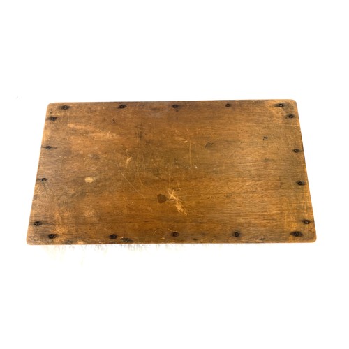 62 - Oak serving tray measures 24