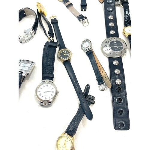 557 - Selection of ladies and gents wristwatches, all untested