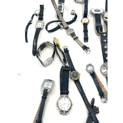 557 - Selection of ladies and gents wristwatches, all untested