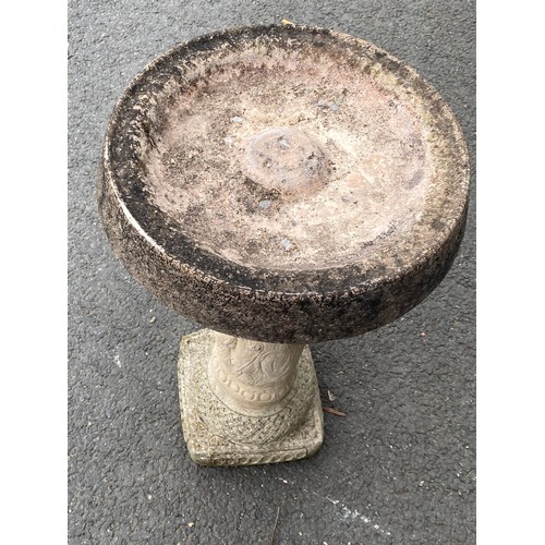 100K - Vintage concrete 2 piece bird bath,