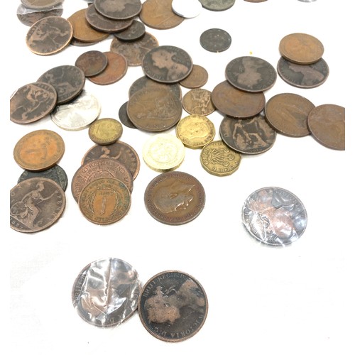 571 - Small box of coins