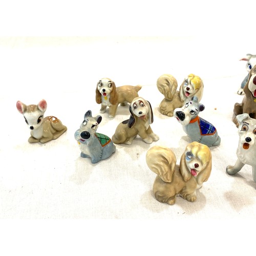 605 - Selection of Wade whimsies to include Lady and the tramp etc