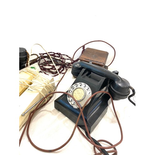 173 - Selection of 3 vintage telephones