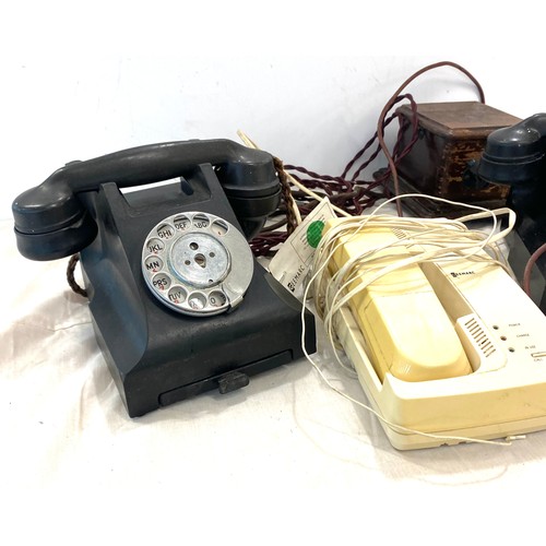 173 - Selection of 3 vintage telephones