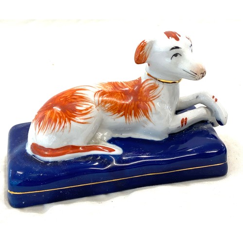 87 - Pair reproduction Staffordshire Greyhounds, good overall condition Length 5.5 inches, Width 3 inches