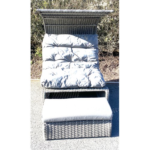 99e - Rattan sun lounger with foot stool and cushions