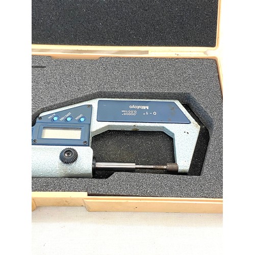 83 - Mitutoyo digital measuring gauge 331-711-30 in original case