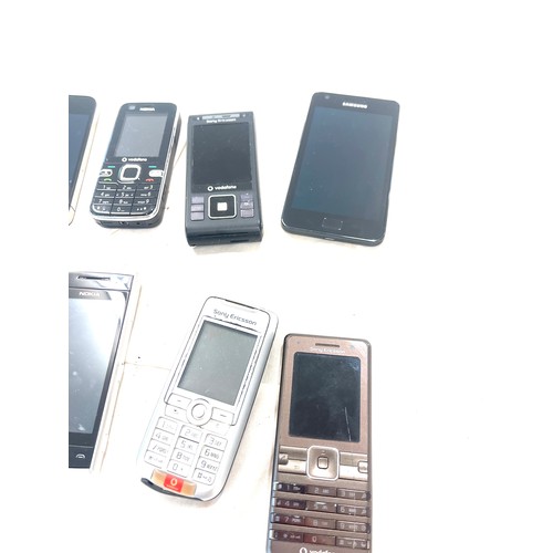 29 - Selection of old mobile phones, no chargers or leads, all untested