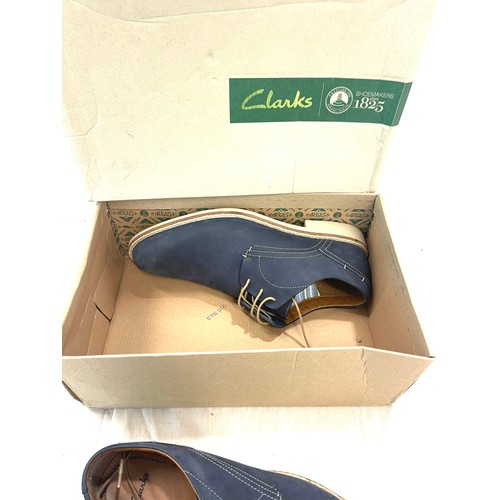 158A - Mens Clarke dress lite walk shoes, brand new in box, size 9
