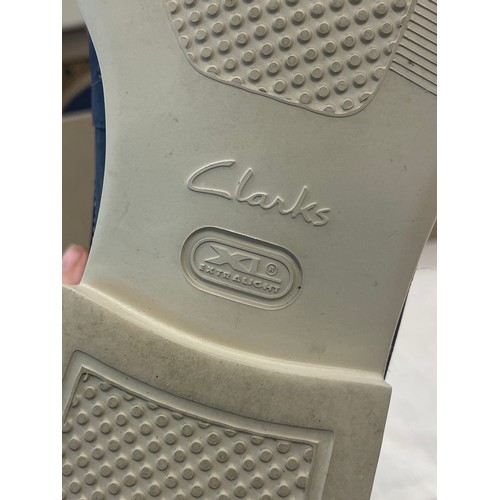 158A - Mens Clarke dress lite walk shoes, brand new in box, size 9