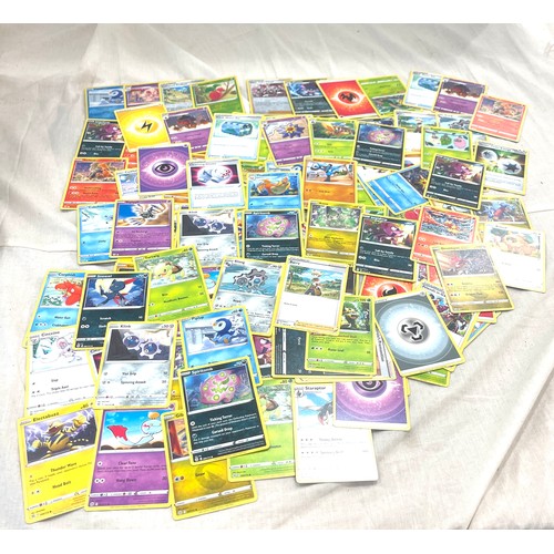 199 - Selection of Pokemon collectors cards dating from 1995 onwards, Rev Halo, approximately 90