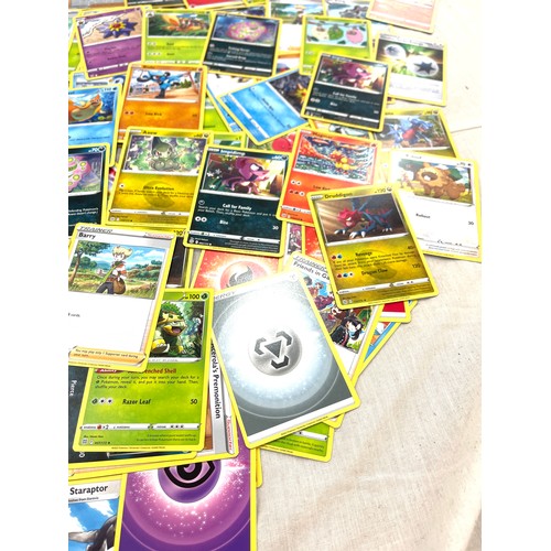 199 - Selection of Pokemon collectors cards dating from 1995 onwards, Rev Halo, approximately 90