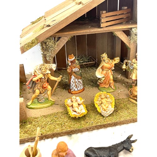127 - Handmade stable / manger with biblical figures, nativity scene figures by maker Landi Italy , approx... 
