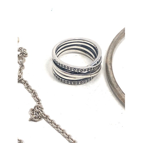 369 - 4 silver pandora jewellery items includes ring bracelet & necklace etc