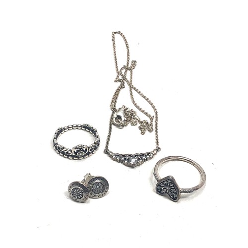 355 - 4 pandora silver jewellery items