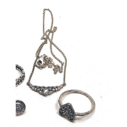 355 - 4 pandora silver jewellery items