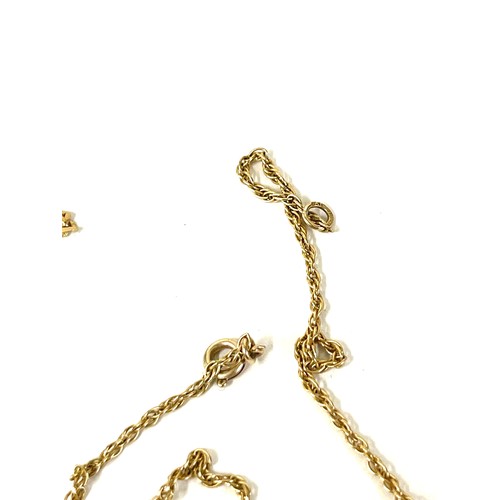 588 - 2 ladies 9ct gold chains (1 is broken), total approximate weight 7.1g