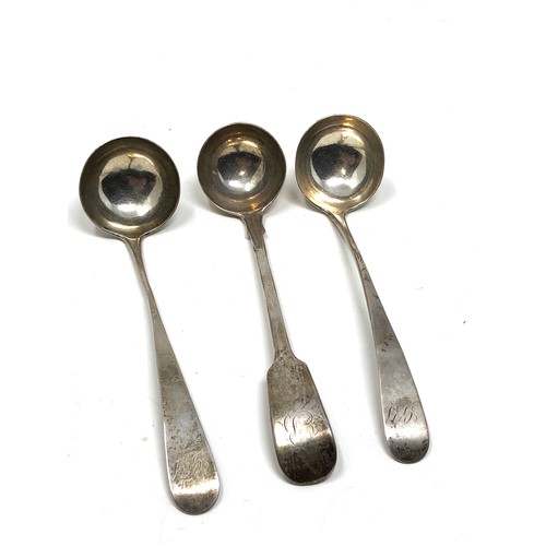 71 - 3 Antique silver sauce ladles weight 84g