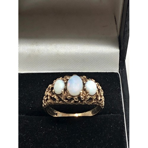 126 - 9ct gold opal ring weight 4g