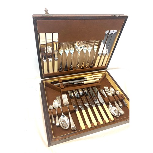 198 - Oak Canteen of cutlery, Sheffield silver plated, selection of other silver plated cutlery pieces