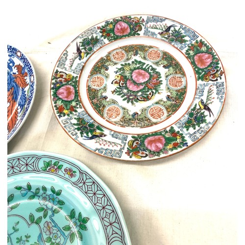 179 - 3 Oriental wall / collector plates