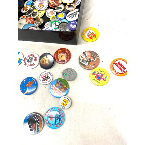109 - Box of assorted badges