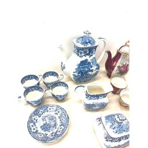 319 - 2 Part tea services includes Blue and White enoch Wedgwood woodland etc