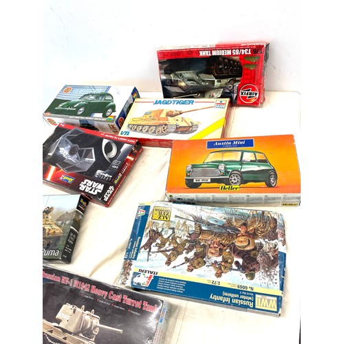 43 - Selection of boxed models includes Airfix VW Beetle 1200, Heller Austin Mini, esci Jagdtiger, Revell... 