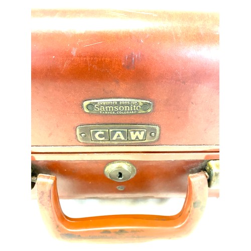 317 - 1950s samsonite suitcase