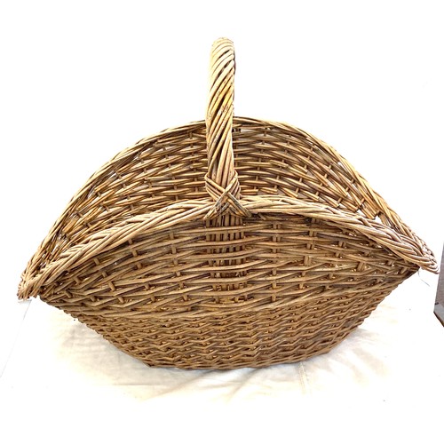 401 - Large wicker basket height 45cm