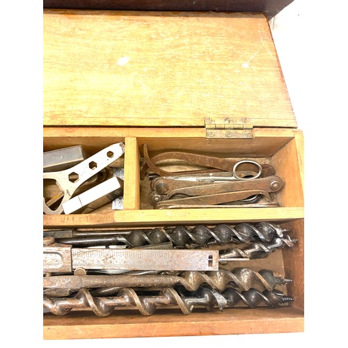 144 - Tray and box of assorted tools