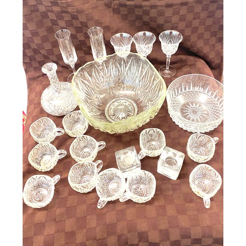 246 - selection of assorted glassware includes punch bowl glassware etc