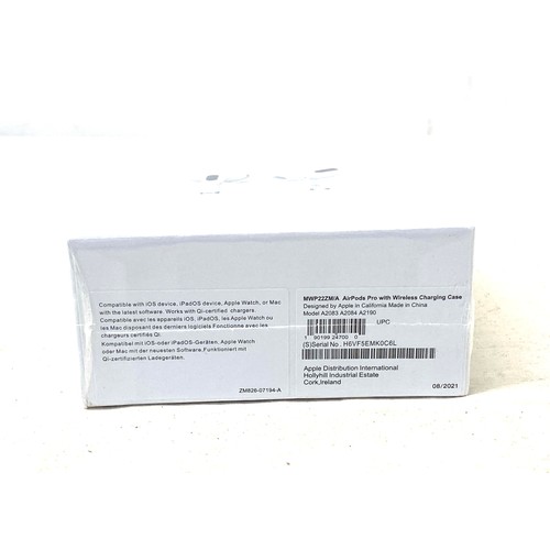 524 - Brand new in sealed box Apple Airpod pros with wireless charging case zm826-07194-A