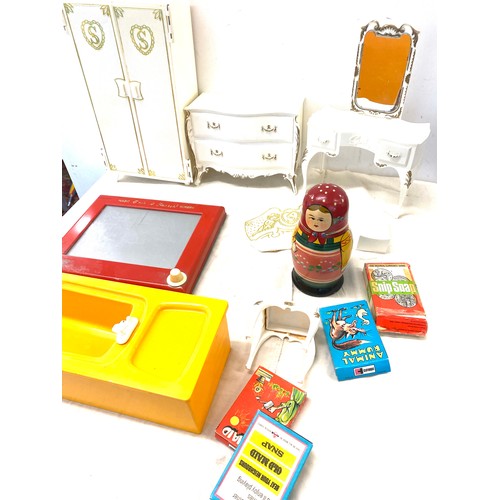 226 - Vintage games includes spiriograph and some vintage sindy doll furniture