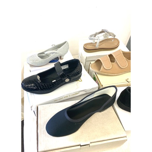 214A - Selection of 6 pairs of ladies shoes, brand new in boxes, various sizes