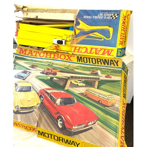 391 - Matchbox motorway and Matchbox rockets track