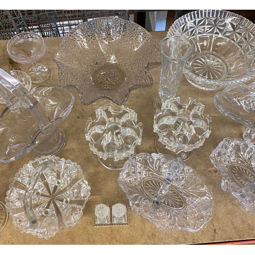 385 - Large selection of vintage and later glassware