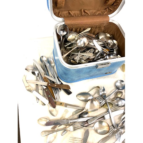 181 - Large selection of assorted cutlery