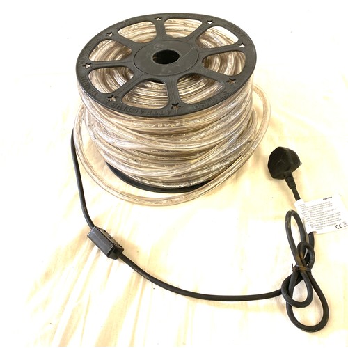 135 - Reel of light cable 220-240v, working order