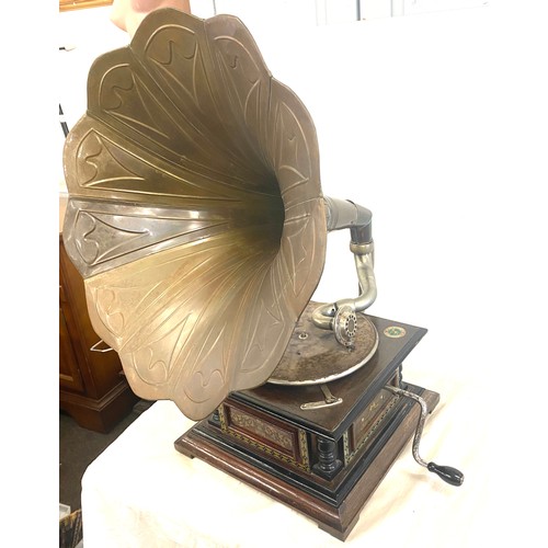 405 - Vintage Leophone gramophone, untested