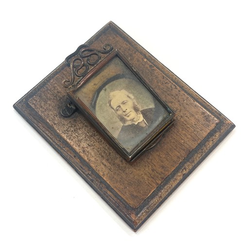 582 - Unusual Victorian paperclip photo frame