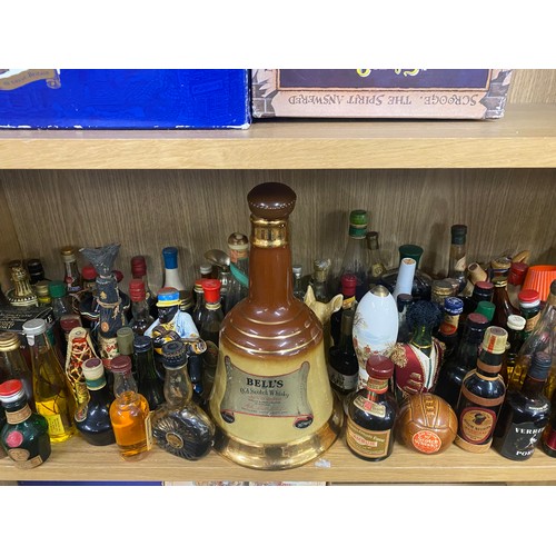 160 - Large selection of alcohol miniatures