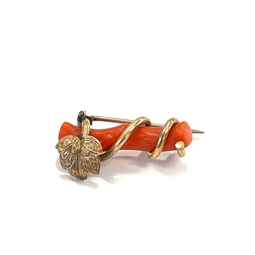 522 - Victorian unmarked 9ct gold and coral brooch