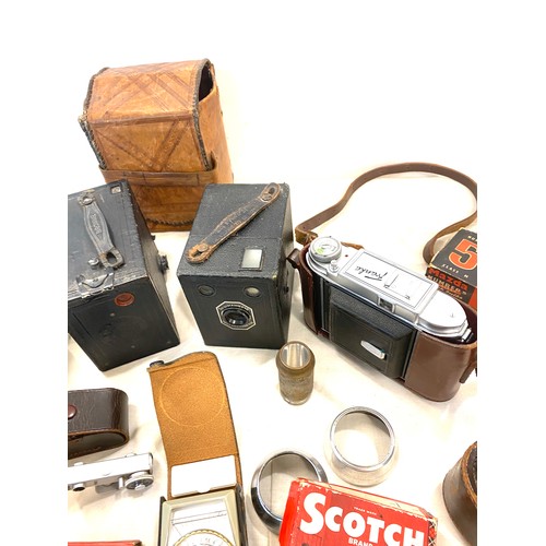 195 - Selection of cameras and camera equipment includes Germany franka camera, no.2 brownie, six-20 hawke... 