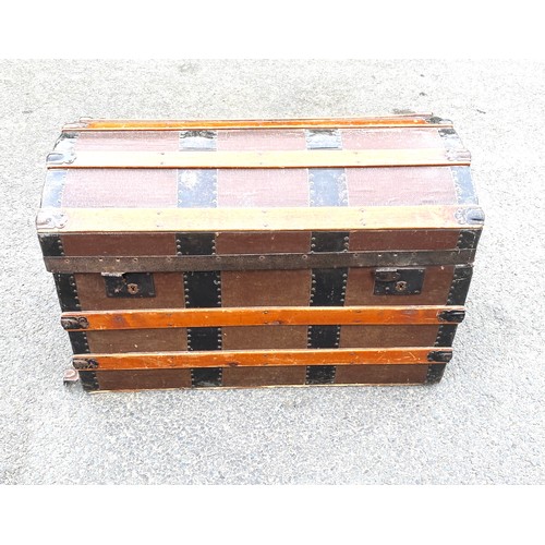 450 - Vintage dome top travel trunk, approximate measurements Height 19 inches, Width 30 inches, Depth 17 ... 