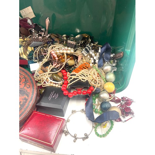 606 - Large selection of assorted costume jewellery