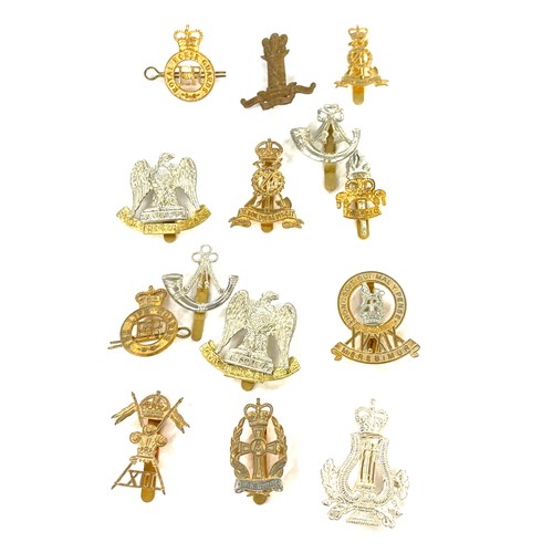 493 - 14 military cap badges