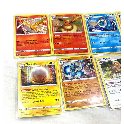 500 - Pokemon cards, 2020-2022 and Holo cards, mint condition to include Moltres, Vaporeon, Jolteon, Flare... 