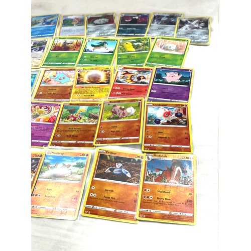 525 - Pokemon cards 202, 30 x Rev Holo