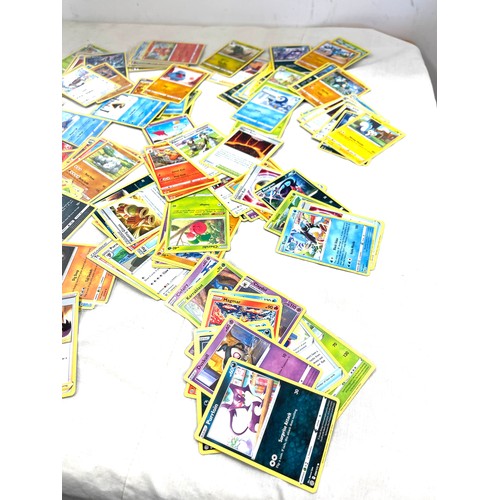 533 - Large selection of Pokemon cards